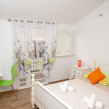 Apartment Ariana Bol Exterior foto