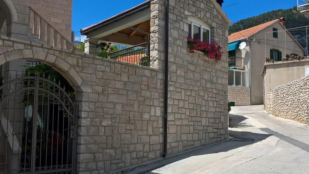 Apartment Ariana Bol Exterior foto
